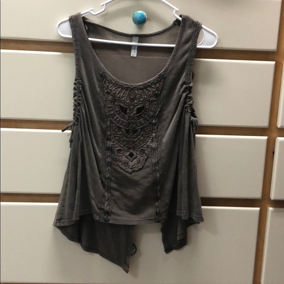 Free People Tops - FREEPEOPLE Tank top~ Size Small.